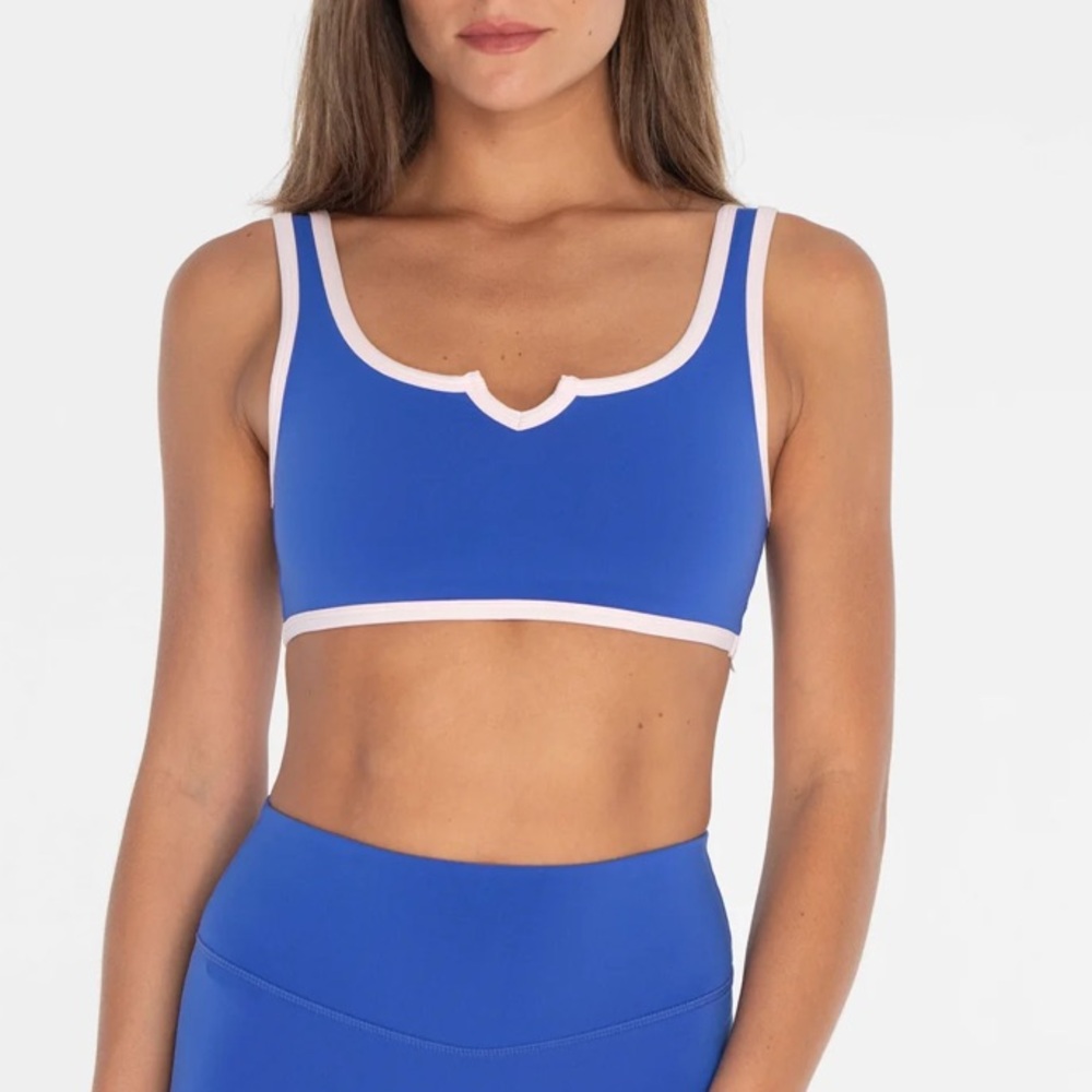 FORM blue v scoop bra M NWOT